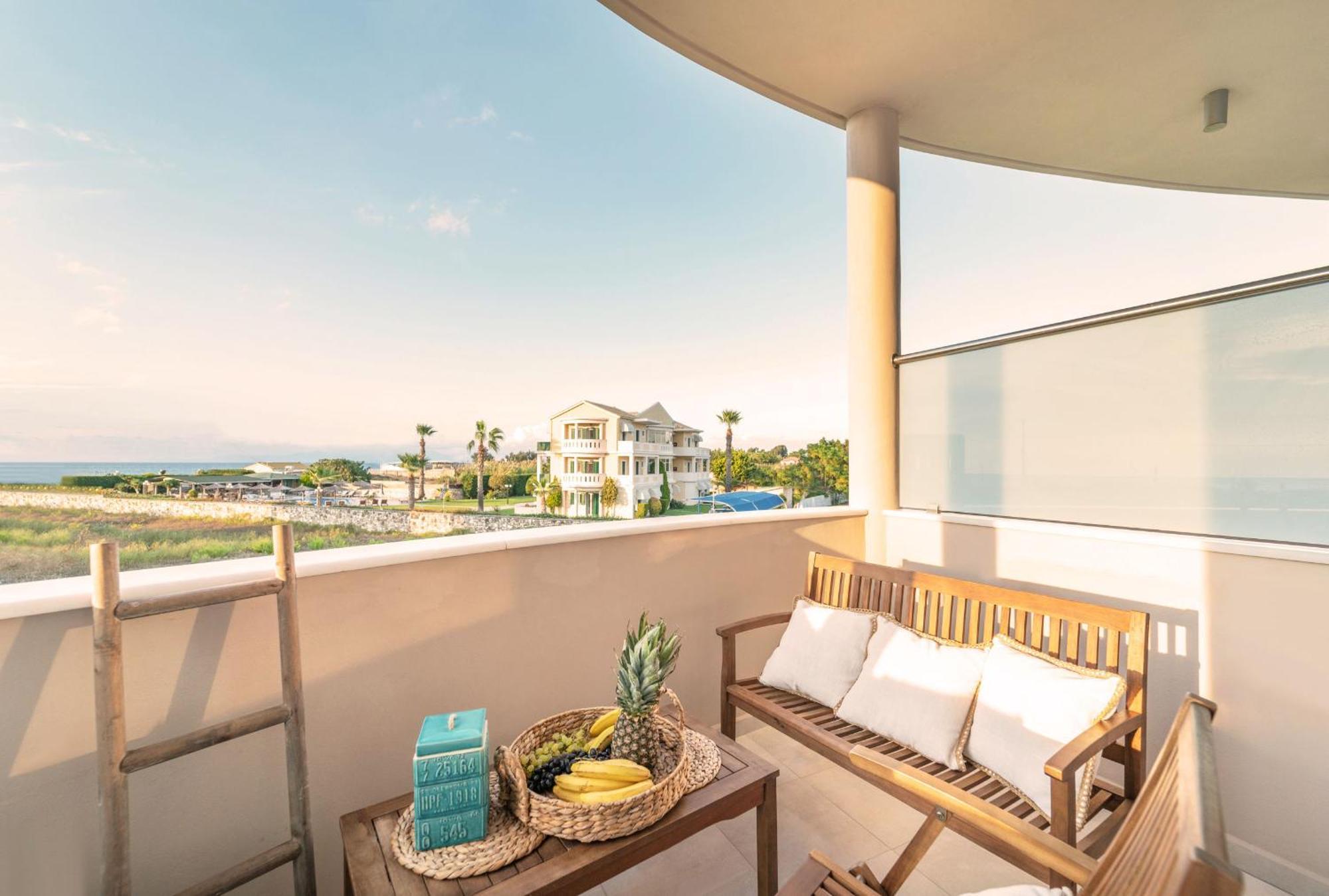 San Giovanni Beach Resort And Suites อายิโอส โยอันนิส ภายนอก รูปภาพ