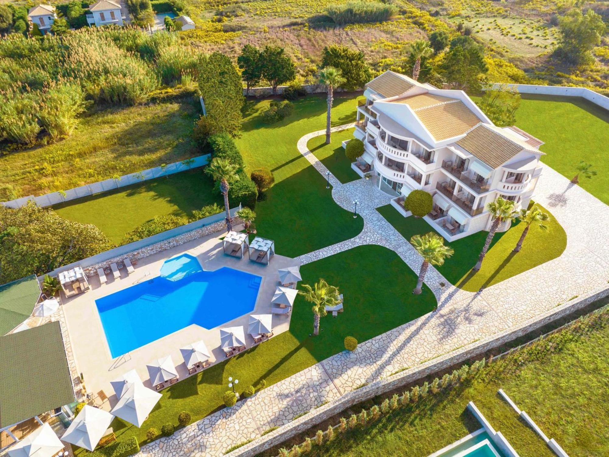 San Giovanni Beach Resort And Suites อายิโอส โยอันนิส ภายนอก รูปภาพ