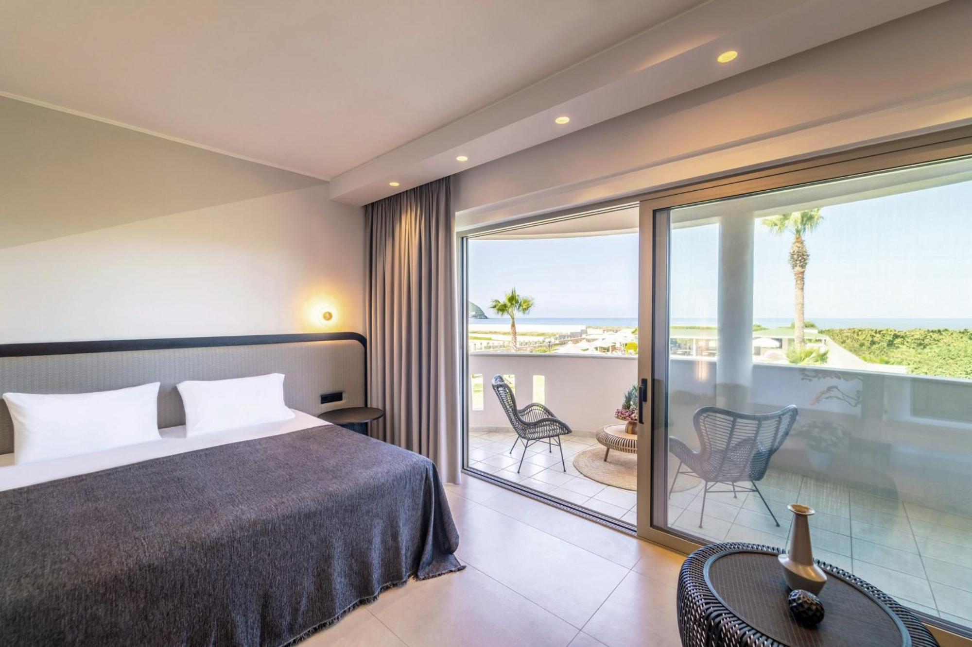San Giovanni Beach Resort And Suites อายิโอส โยอันนิส ภายนอก รูปภาพ